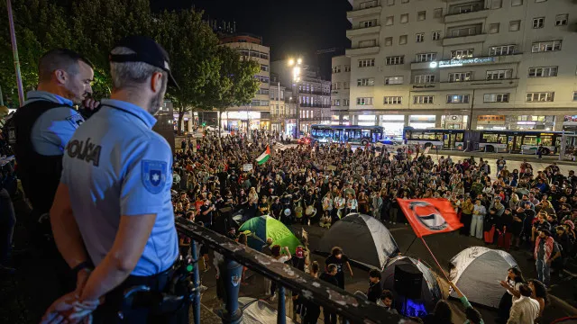 
                    Manifestantes pela habitação vão montar tendas para continuar protesto
                