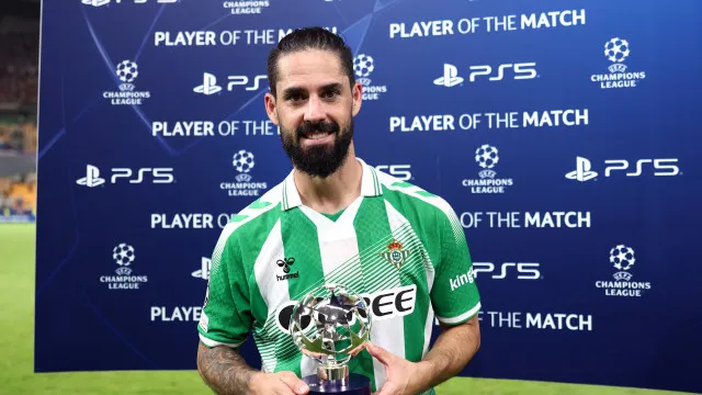 
                    Isco deixa elogios: 