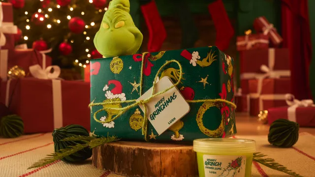 
                    O Grinch invadiu a Lush! A nova coleção de Natal tem aroma a maçã verde
                