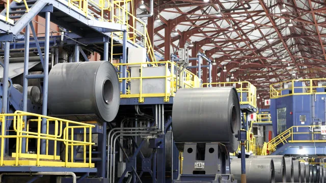 
                    Produção industrial recua em agosto na UE, Portugal com 2,0% de queda
                
