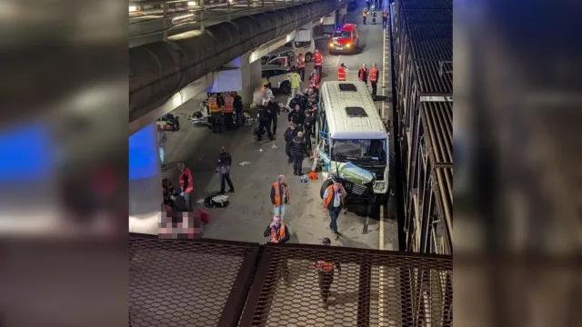 
                    Acidente no túnel do Canal da Mancha faz pelo menos 19 feridos
                