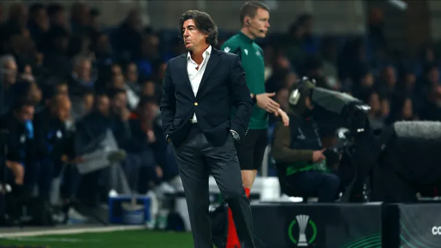 
                    Craiova, de Filipe Coelho, empata e Pafos. de Sá Pinto, perde
                