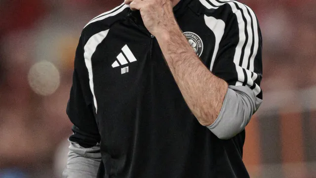 
                    O'Neill aceita derrota mas avisa Benfica: 