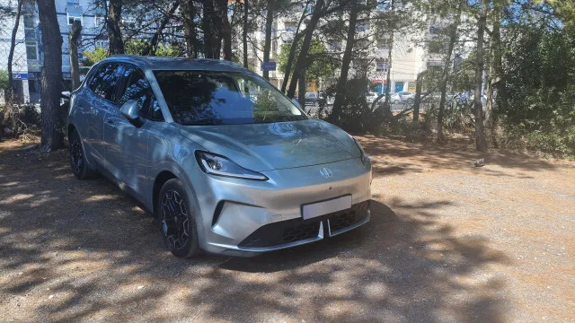 Conduzimos o MG4 EV Urban, o elétrico mais acessível da marca
