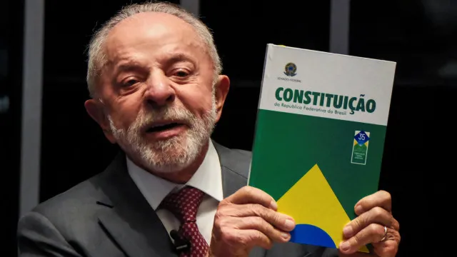 
                    Fim da escala 6x1: O que muda para os trabalhadores brasileiros?
                