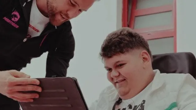 
                    Adepto do São João de Ver emocionado com mensagem de Vitinha e João Neves
                