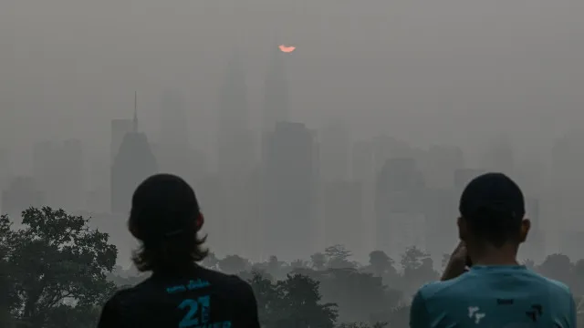 Sudeste Asiático em alerta devido a fumo tóxico de incêndios na Indonésia