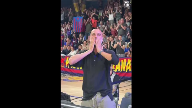 Guardiola voltou a Barcelona e recebeu ovação em pleno EuroLeague