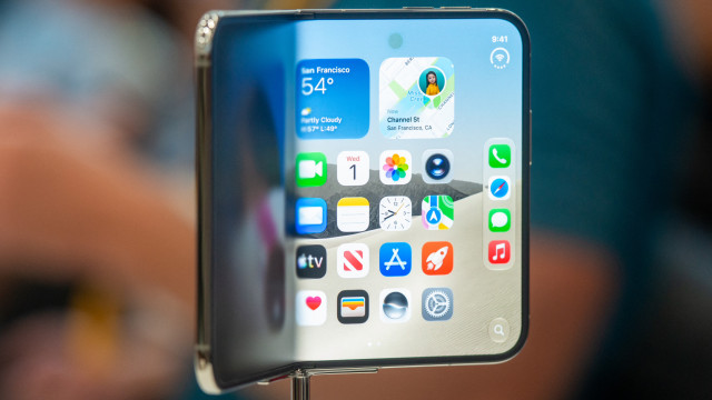 Terá de esperar por 2027 para conseguir comprar o iPhone Duo