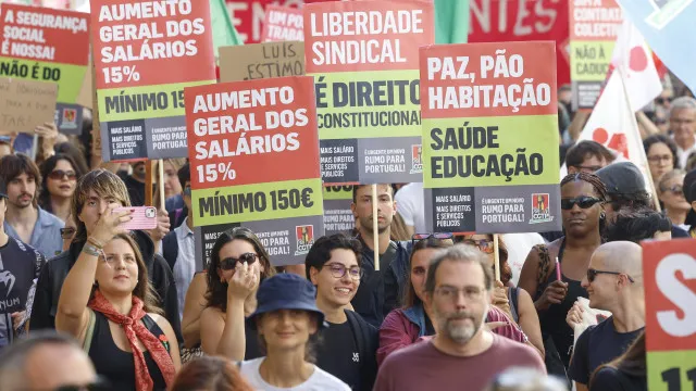 Desfile da CGTP em Lisboa com reivindicações pela habitação e salários