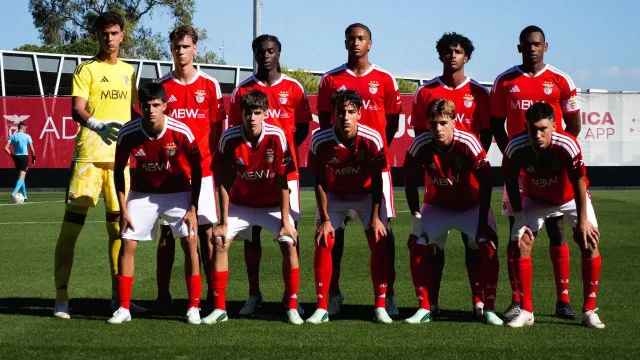Atropelo no Seixal. Benfica amassa Sporting e sobe ao trono nos juniores