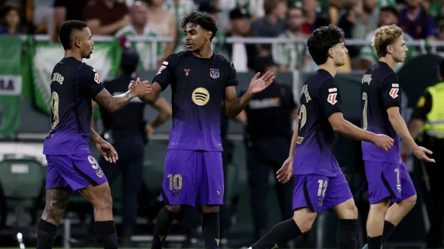 Barcelona vence em casa do Real Betis e segue imparável em Espanha