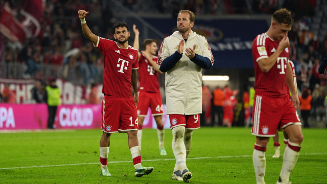 Hattrick de Luis Díaz na goleada do Bayern, que apanha o Dortmund no topo