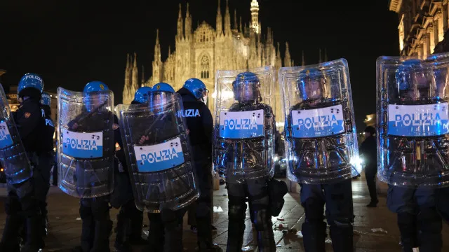 
                    Itália enfrentou dia de protestos e terá greve geral a 20 de novembro
                