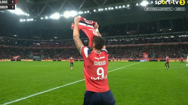 Giroud marcou pelo Lille e fez esta homenagem emotiva a Tiago Santos