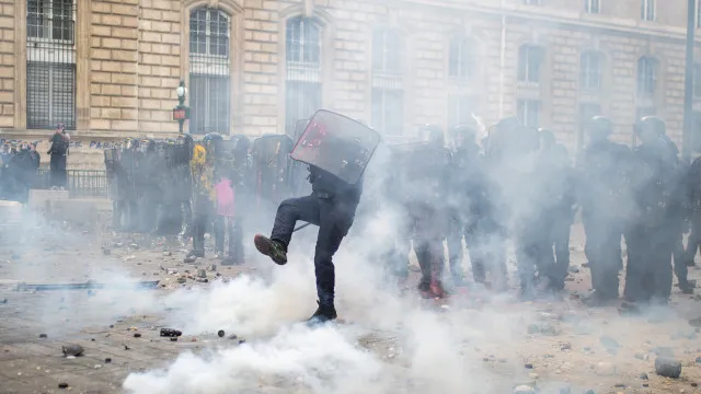 Comité das Regiões solidário com autarcas franceses após violência