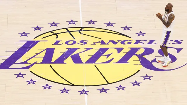 
                    LeBron James vai para a 24.ª época na NBA aos 41 anos
                