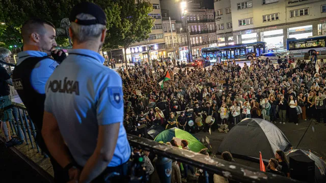 
                    Provedora de Justiça pede esclarecimentos sobre carga policial no Porto
                