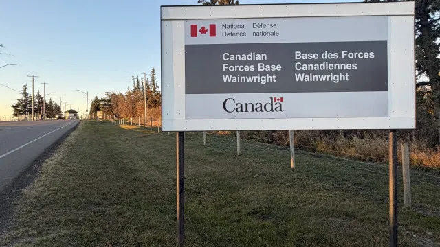 Quatro militares mortos e dezenas feridos em incêndio numa base no Canadá