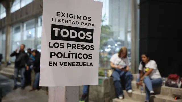 
                    ONG denuncia tensão e alegada intervenção em prisão na Venezuela
                