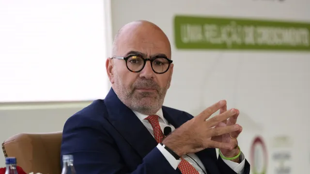 Habitação? "A população quando se manifesta é com razão. Há dor hoje"