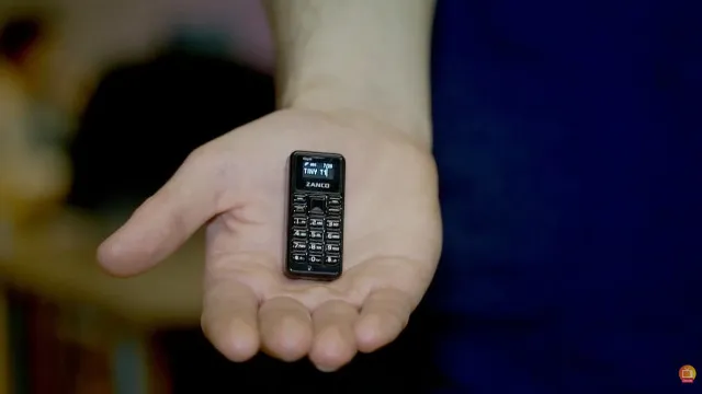 Farto de ecrãs grandes? Estes são os telemóveis mais pequenos já lançados