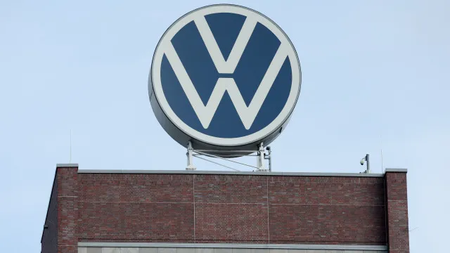 
                    Volkswagen pondera congelar salários de trabalhadores até 2030
                