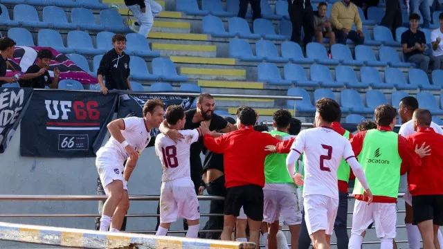 
                    Presidente do Fátima é padre e rende-se à Taça: 