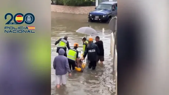 Valência: Idosa resgatada em prancha de paddle. Água ultrapassava 1.50m
