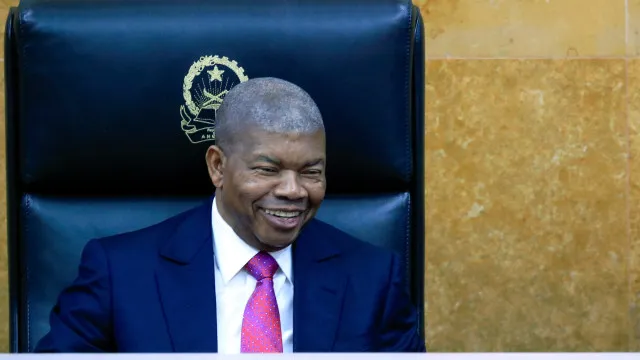 
                    Angola convida Namíbia a ser acionista da refinaria do Lobito
                
