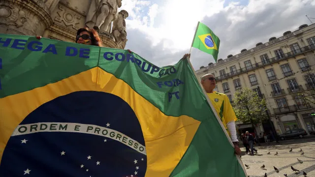 Consulado do Brasil alerta para títulos eleitorais desatualizados