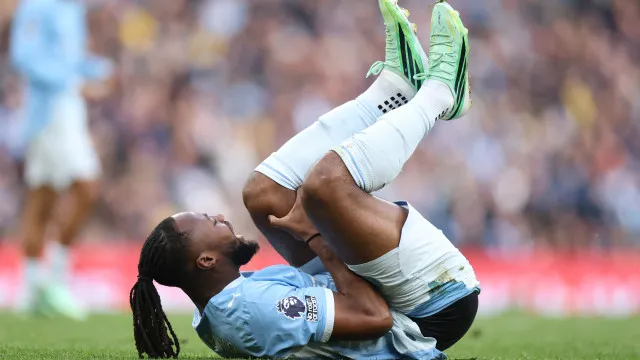 Baixa confirmada no Manchester City. Semenyo fica dois meses de fora