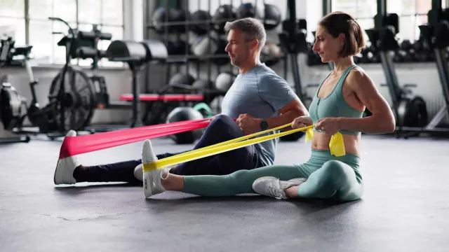 
                    5 exercícios de baixo impacto que ajudam a fortalecer os ossos
                