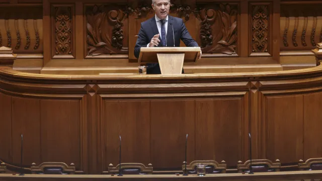 Carneiro espera que Montenegro deixe cair nova lei das rendas