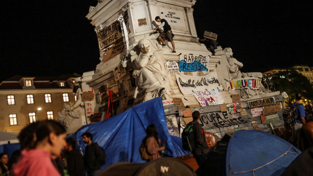 Acampada de Lisboa: Polícia e manifestantes contam versões diferentes