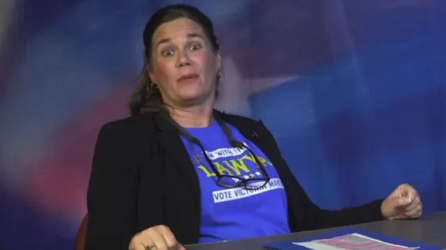 "Bebi umas cervejas". Democrata explica atitude estranha em entrevista
