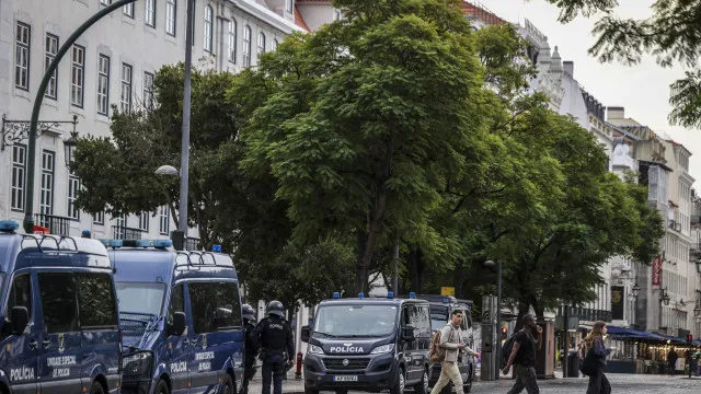 
                    Libertados os 55 manifestantes detidos no Rossio, em Lisboa
                