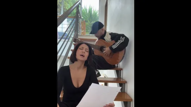 
                    Ana Moura anuncia que estará 
