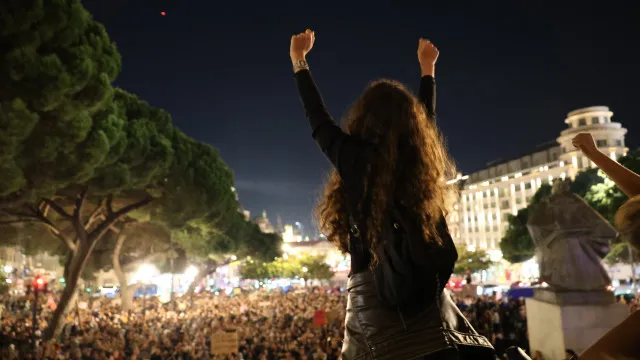 
                    Habitação: Mais de mil manifestantes levam protesto à Câmara do Porto
                