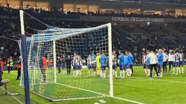 
                    Ambiente ferveu. Kiwior e Bednarek desagradados com adeptos do FC Porto
                