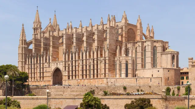 Gaudí trabalhou 1.ª vez "sob critérios litúrgicos" na Catedral de Maiorca