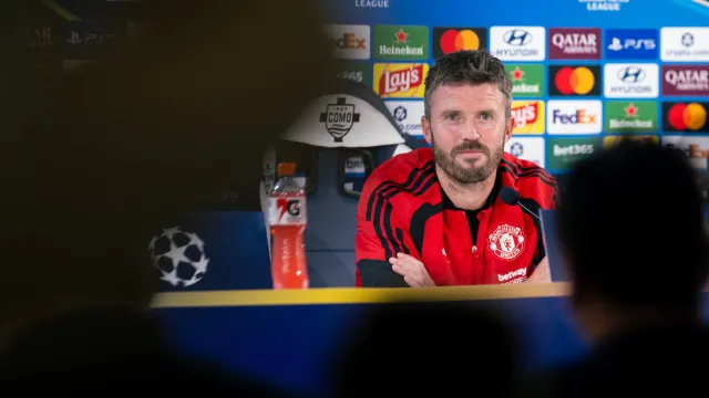 "Cultura tóxica"? Carrick reage ao ataque de Ten Hag a Cristiano Ronaldo