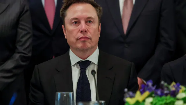 SpaceX e Tesla estão a avaliar fusão, revela Elon Musk