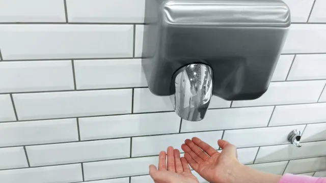 Secador de mãos ou papel: Qual deles é o mais higiénico?