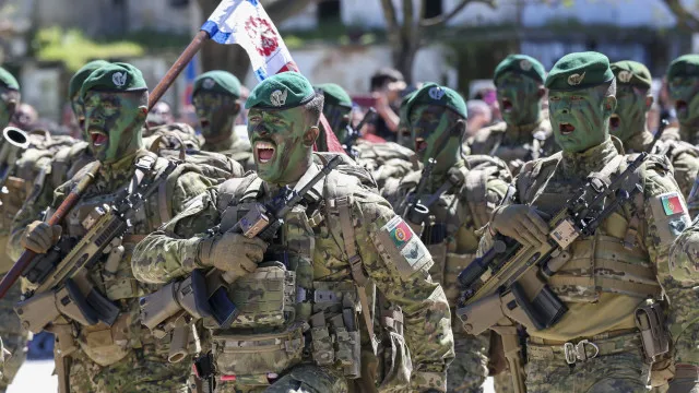 Ex-chefes militares alertam para cenário sombrio nas Forças Armadas