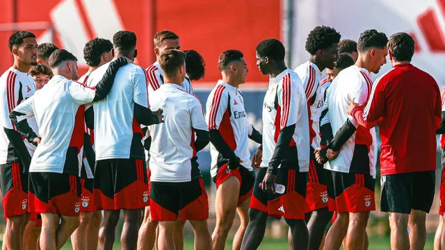 Marco Silva promove três novidades nos convocados para o Omonia-Benfica