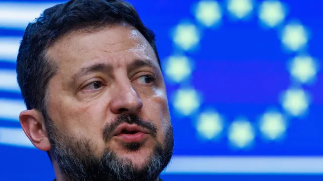 
                    Zelensky aceita reunião com Rússia e EUA 