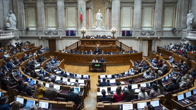Inquérito aos negócios dos incêndios suspenso durante debate do OE2027