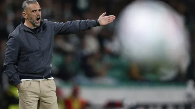 
                    A reação de Rui Borges à primeira derrota do Sporting na Champions
                