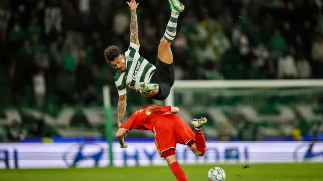 Não basta Suárez. Fantasma do passado deixou leão de pernas para o ar